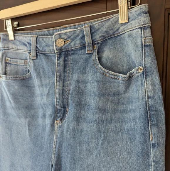 Garage Denim Light Wash Blue Jeans Flared High Waisted Size 7 / 28 NWOT - Picture 10 of 15